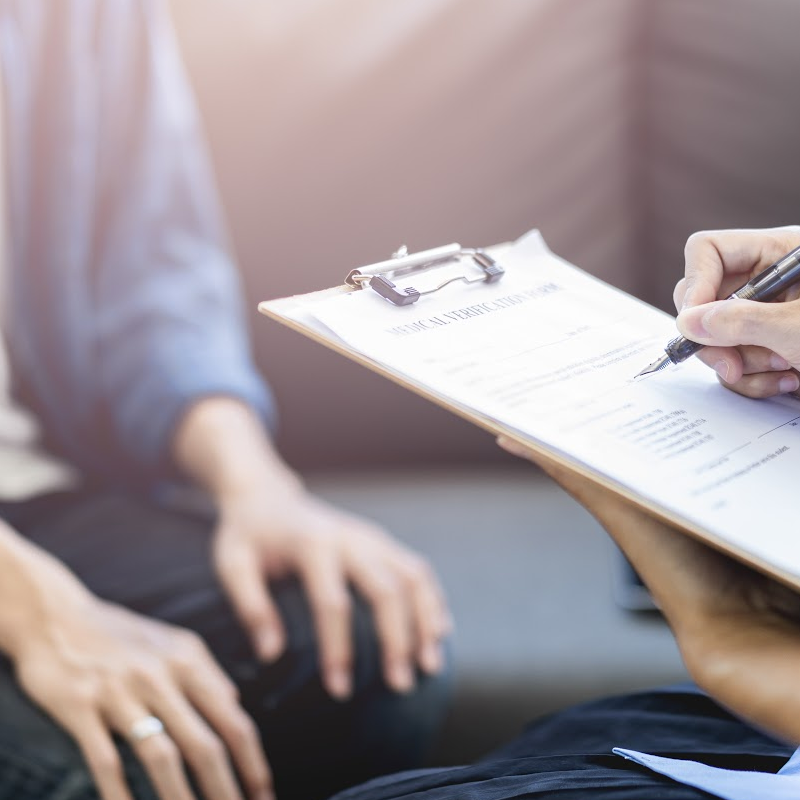 Aşırı kontrol etme ihtiyacını azaltır, kaygıyı yönetir.